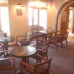 ホテル Logis Restaurant Gilles Moreau 3*