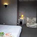 Logis Restaurant Gilles Moreau ホテル