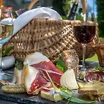 ホテル Logis Restaurant Gilles Moreau ラギオール