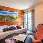 Logis Restaurant Gilles Moreau ホテル 3*