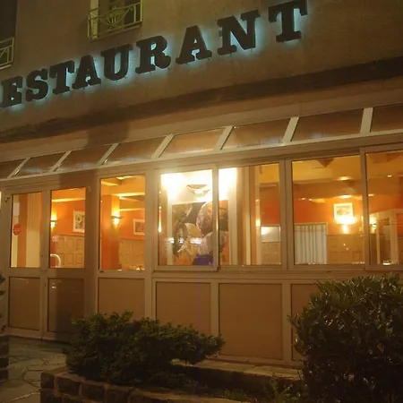 Отель Logis Restaurant Gilles Moreau 3*