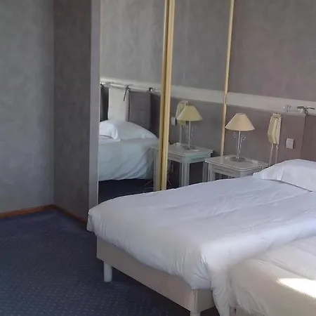 Logis Restaurant Gilles Moreau 호텔