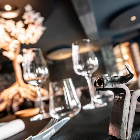 Logis Restaurant Gilles Moreau Отель Лайоль