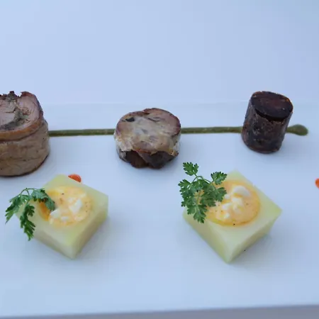 Logis Restaurant Gilles Moreau Отель Лайоль