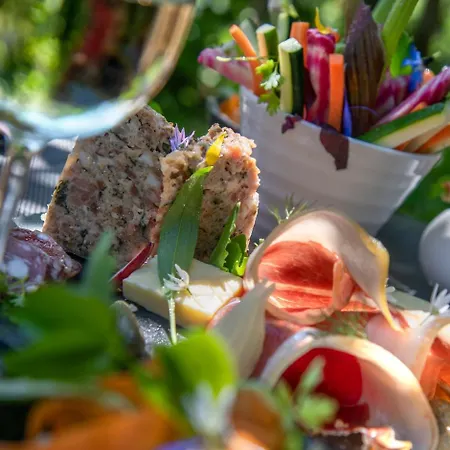 Отель Logis Restaurant Gilles Moreau 3*
