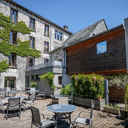 Logis Restaurant Gilles Moreau 3* ラギオール