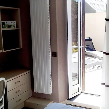 Logis Restaurant Gilles Moreau 3* 라귀올르