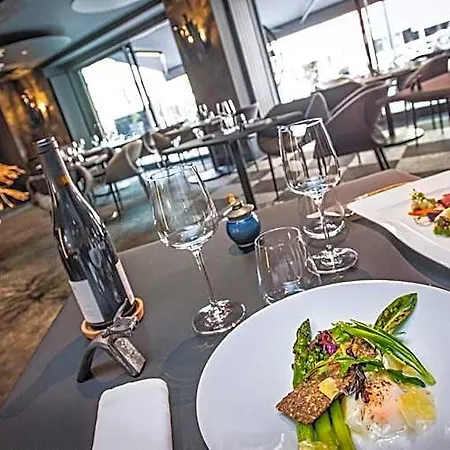 Logis Restaurant Gilles Moreau Hotel 3*