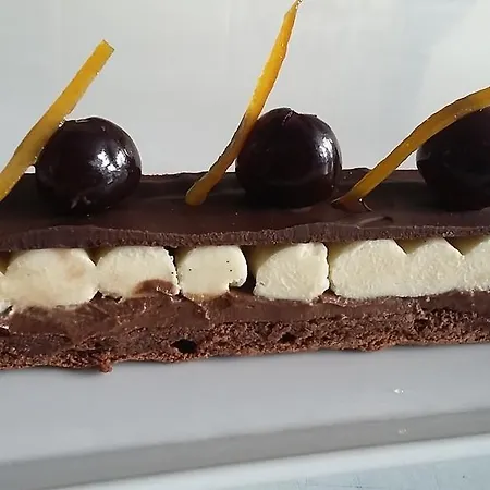 מלון Logis Restaurant Gilles Moreau לאיול