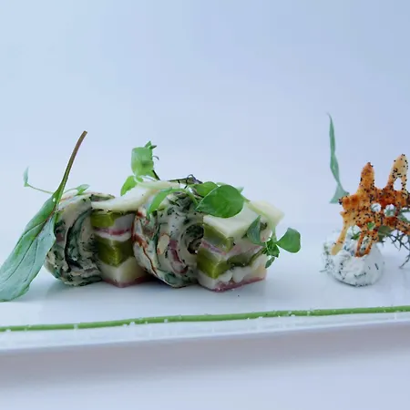 Logis Restaurant Gilles Moreau מלון לאיול