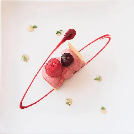 Logis Restaurant Gilles Moreau 3* 라귀올르